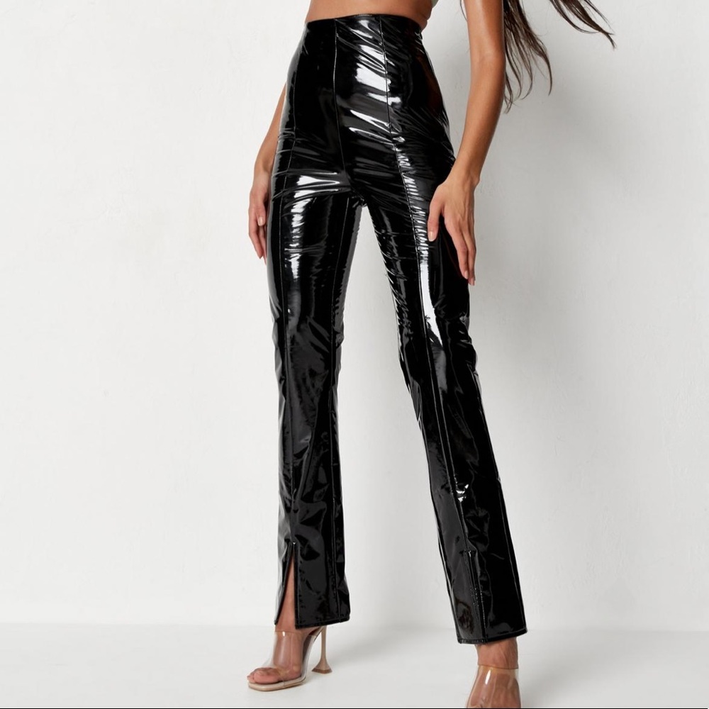 Black vinyl slim leg pants 🖤